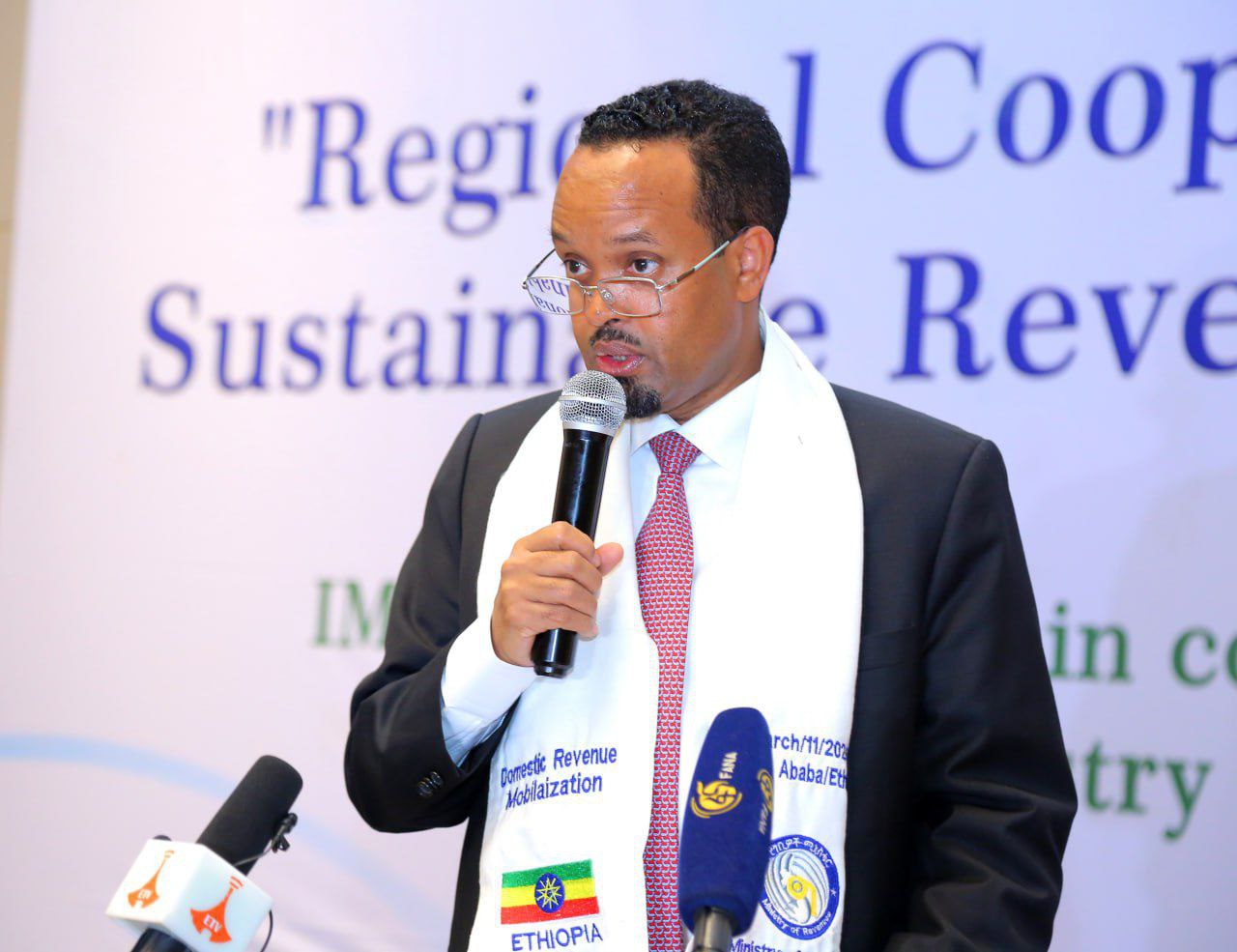 አቶ አህመድ ሽዴ የመካከለኛው ዘመን የገቢ አሰባሰብ ስትራቴጂ የሀገር ውስጥ ገቢን ለማሳደግ አስተዋጽኦ እያበረከተ መሆኑን ገለጹ