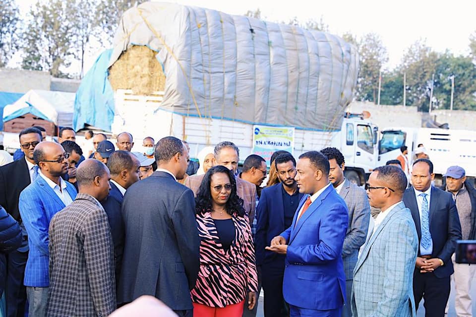 የመዲናዋ አስተዳደር ለቦረና ህዝብ ያሰባሰበውን ከ250 ሚሊዮን ብር በላይ የዓይነትና የገንዘብ ድጋፍ ለኦሮሚያ ክልል መንግስት አስረከበ