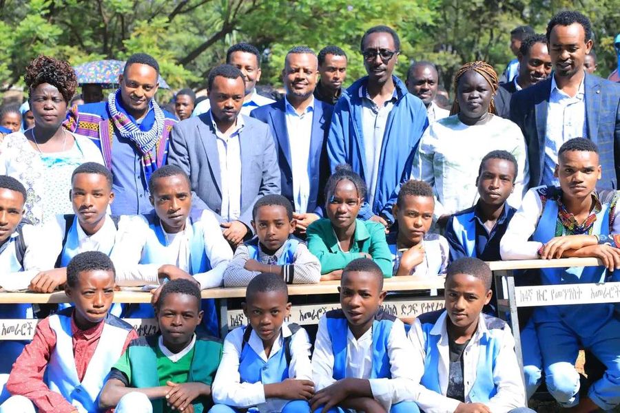 በስልጠና ላይ የሚገኙ የመንግስት አመራሮች 1 ሚሊዮን ብር በላይ በማዋጣት የተለያዩ በጎ ተግባራትን አከናወኑ
