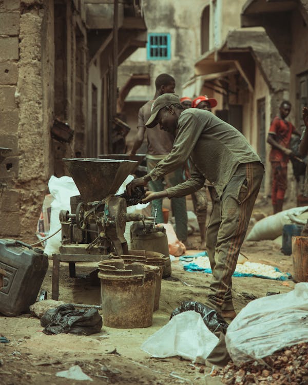 The Magic In Their Hands: The Unsung Artists Of Construction