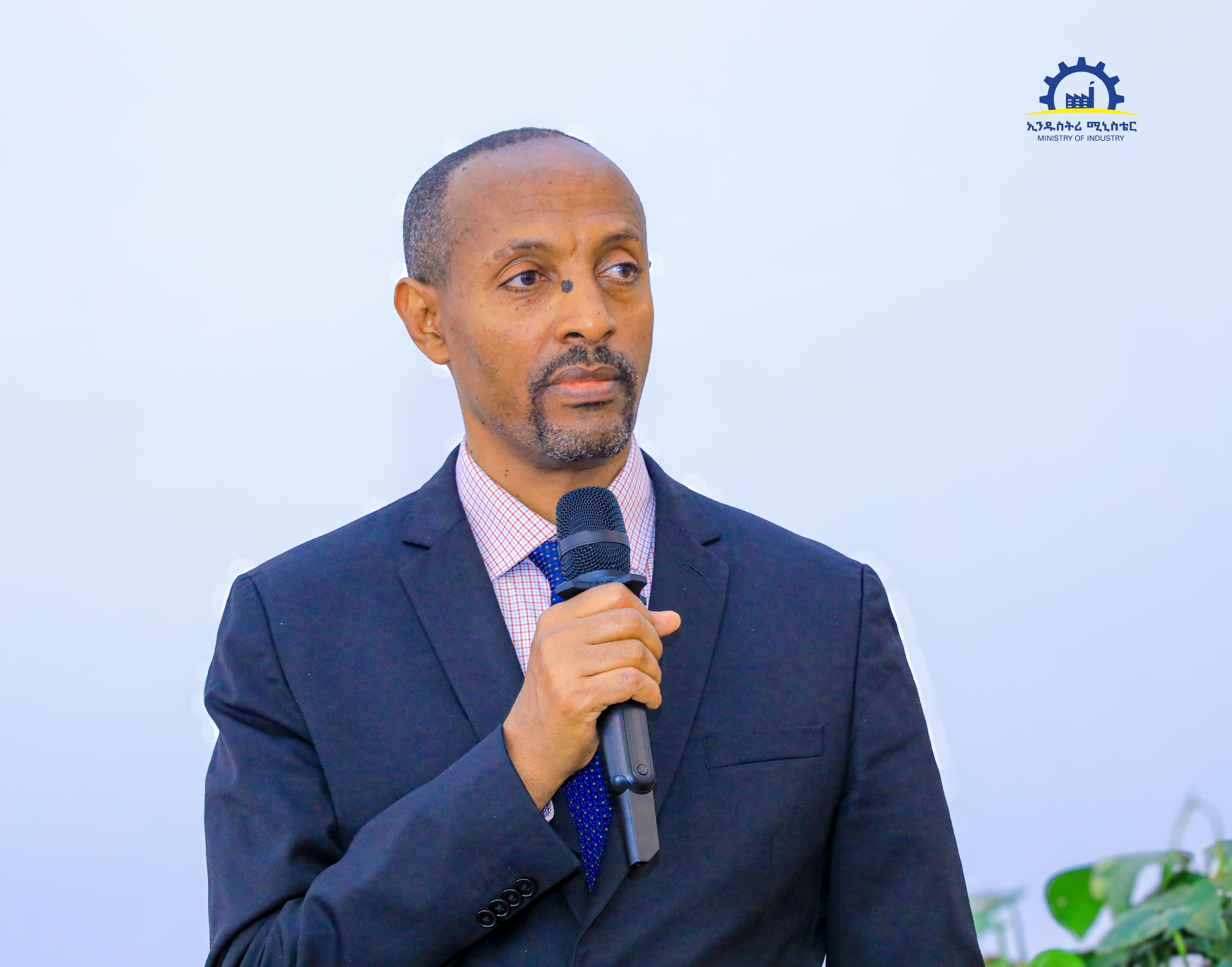 ስራ አቁመው የነበሩ ከ625 በላይ ኢንዱስትሪዎች ወደ ስራ እንዲመለሱ ተደርጓል - አቶ መላኩ አለበል