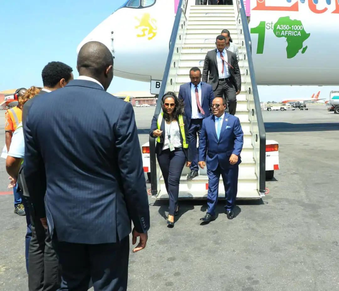 ፕሬዚዳንት ታየ አጽቀ ሥላሴ አንጎላ፣ ሉዋንዳ ገቡ