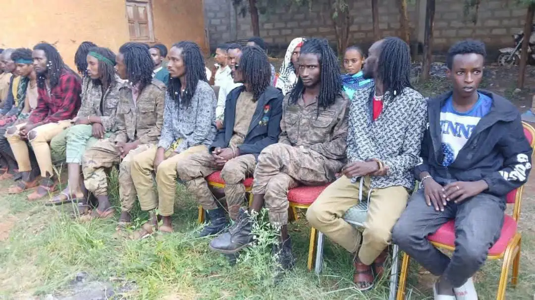 በምሥራቅ ቦረና ዞን የሰላም ጥሪ የተቀበሉ 61 የሸኔ አባላት ወደ ኅብረተሰቡ ተመለሱ