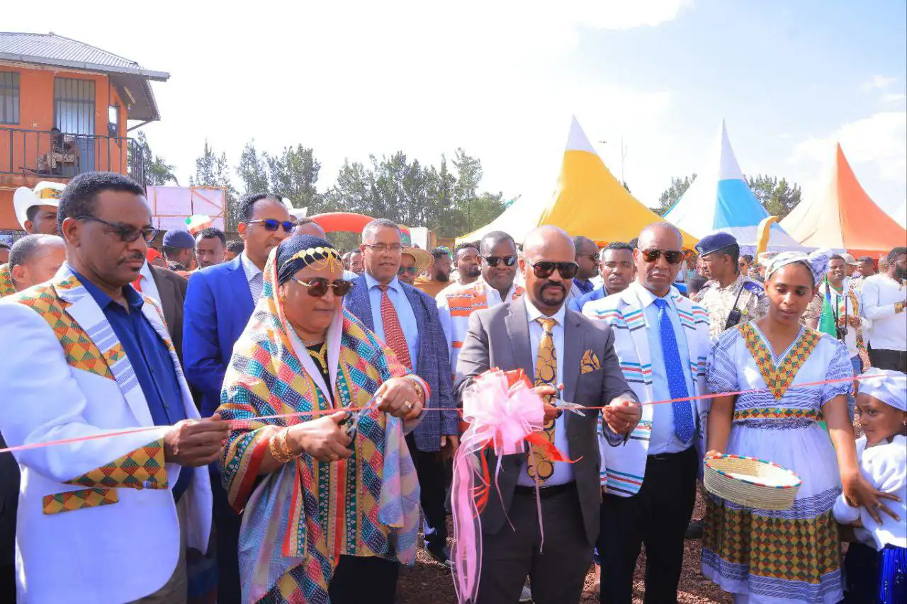 በወልቂጤ ከተማ የተዘጋጀው ሀገር አቀፍ ኤግዚቢሽንና ባዛር ተከፈተ