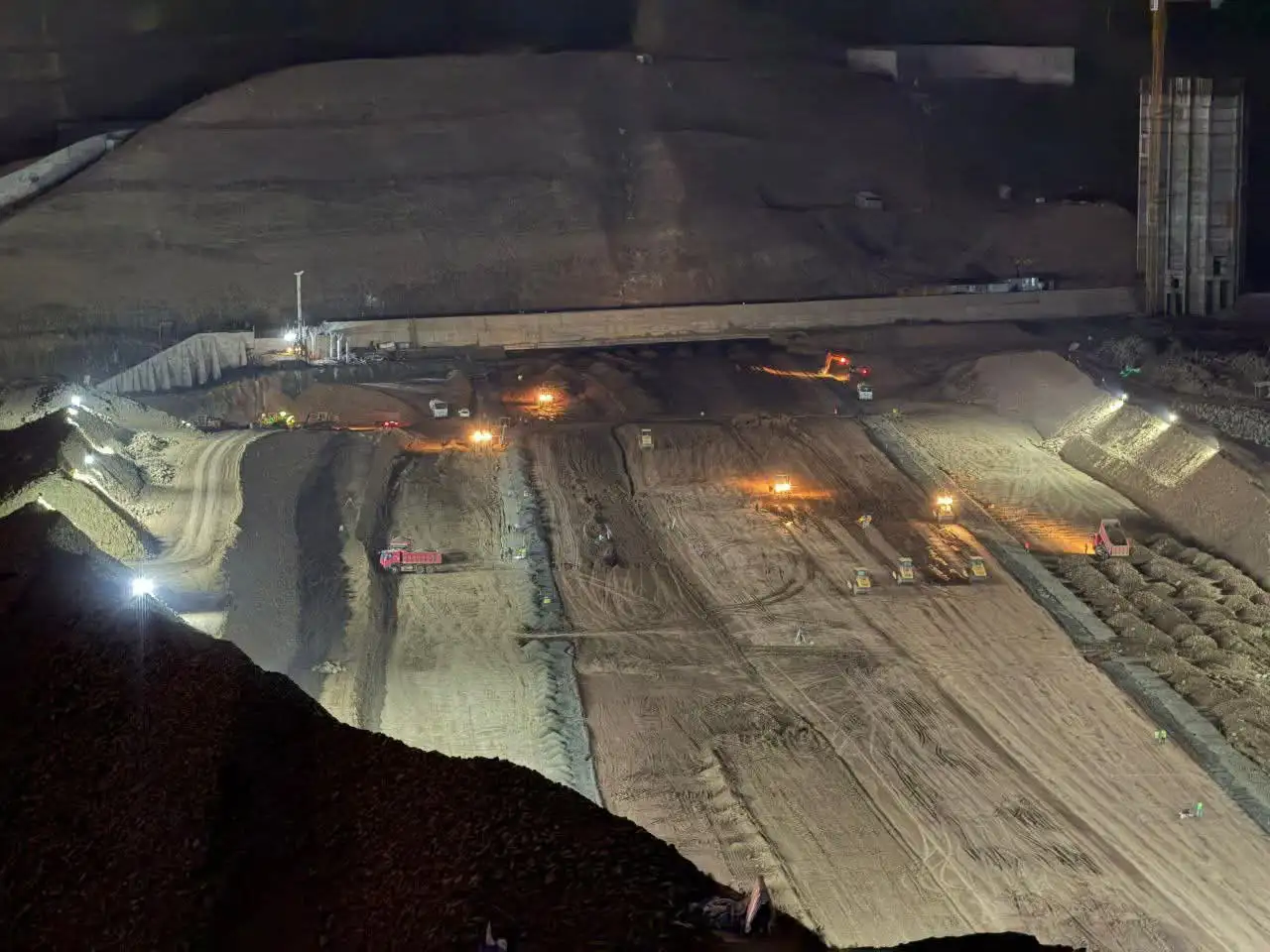 24 ሰዓት ግንባታው እየተፋጠነ የሚገኘው የመገጭ  መስኖ ፕሮጀክት