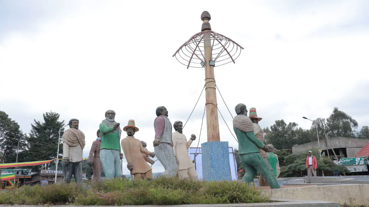 የከምባታ ሕዝብን የኅብረት ሥራ ባህል የሚወክለው ‘ኡቱቢያ ወገ’ አደባባይ