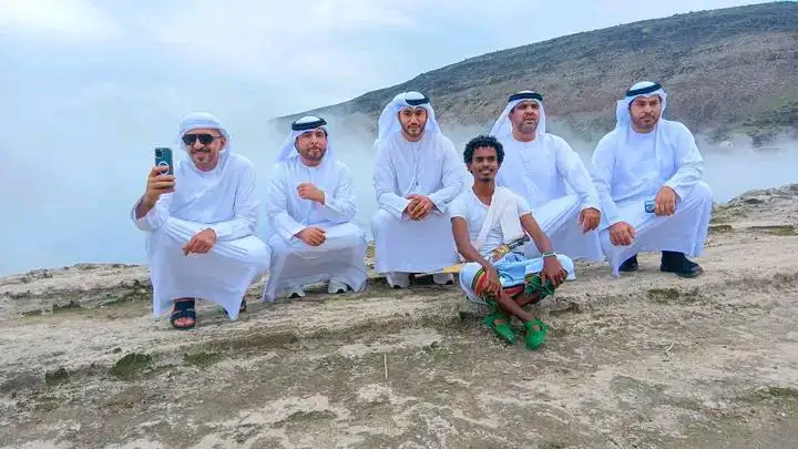 ዓለም አቀፍ የቴምር ፌስቲቫል ተሳታፊዎች አለሎ-በድ ፍል ውሃን ጎበኙ 