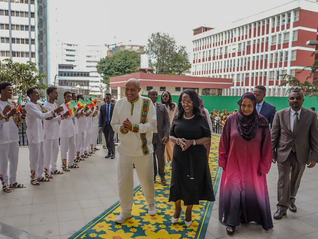 ምክትል ጠቅላይ ሚኒስትር ተመስገን ጥሩነህ የህጻናትና ወጣቶች ቴአትር ኮምፕሌክስን መርቀው ከፈቱ