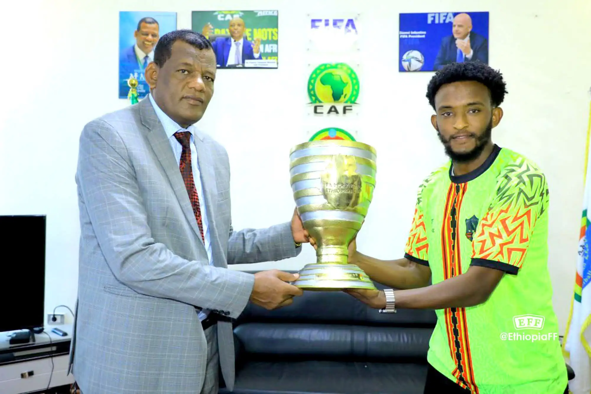 ወላይታ ድቻ የኢትዮጵያ ዋንጫ አሸናፊ የሆነበትን ዋንጫ ተረከበ