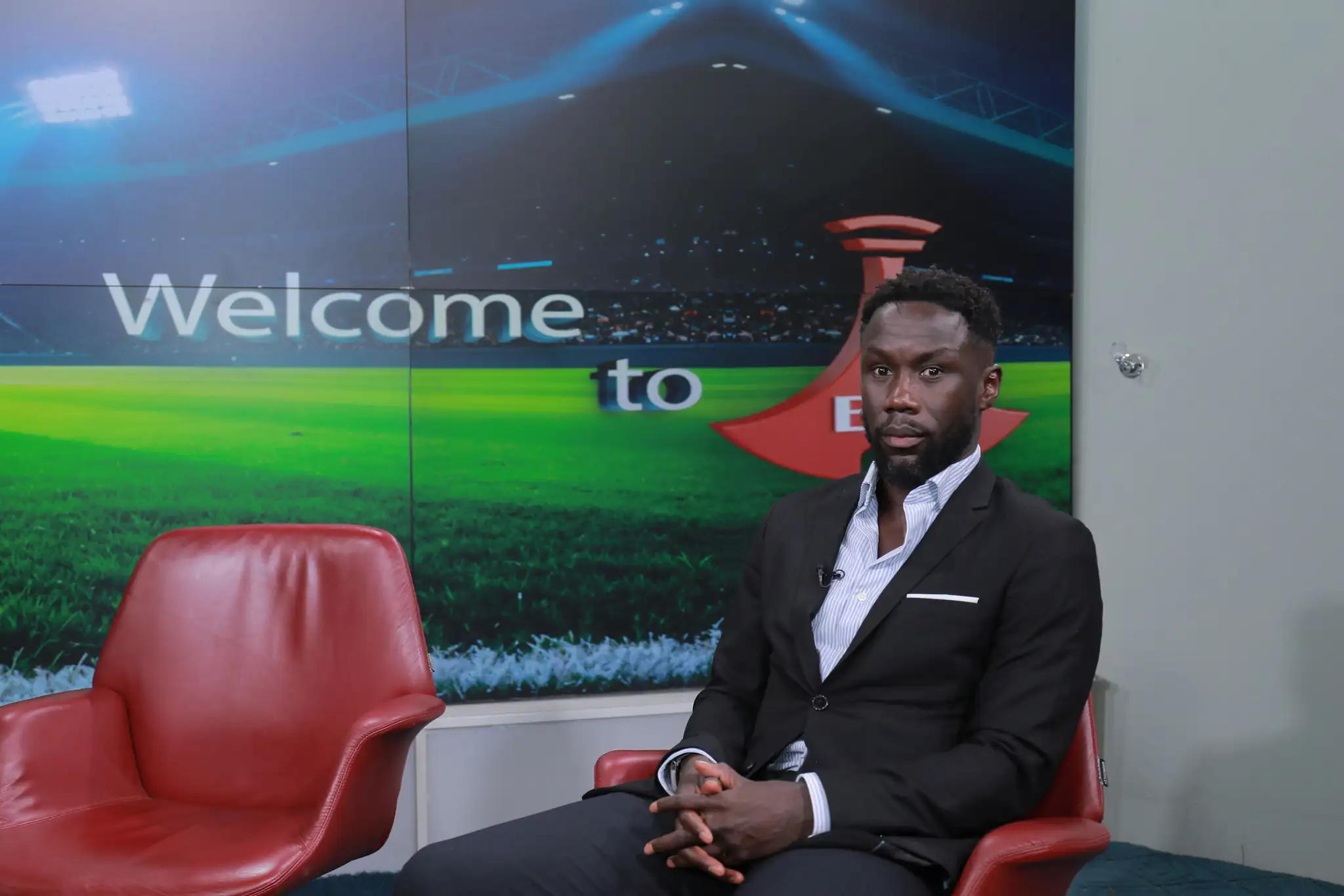 የቀድሞው የአርሰናል ኮከብ ኢቢሲን ጎበኘ