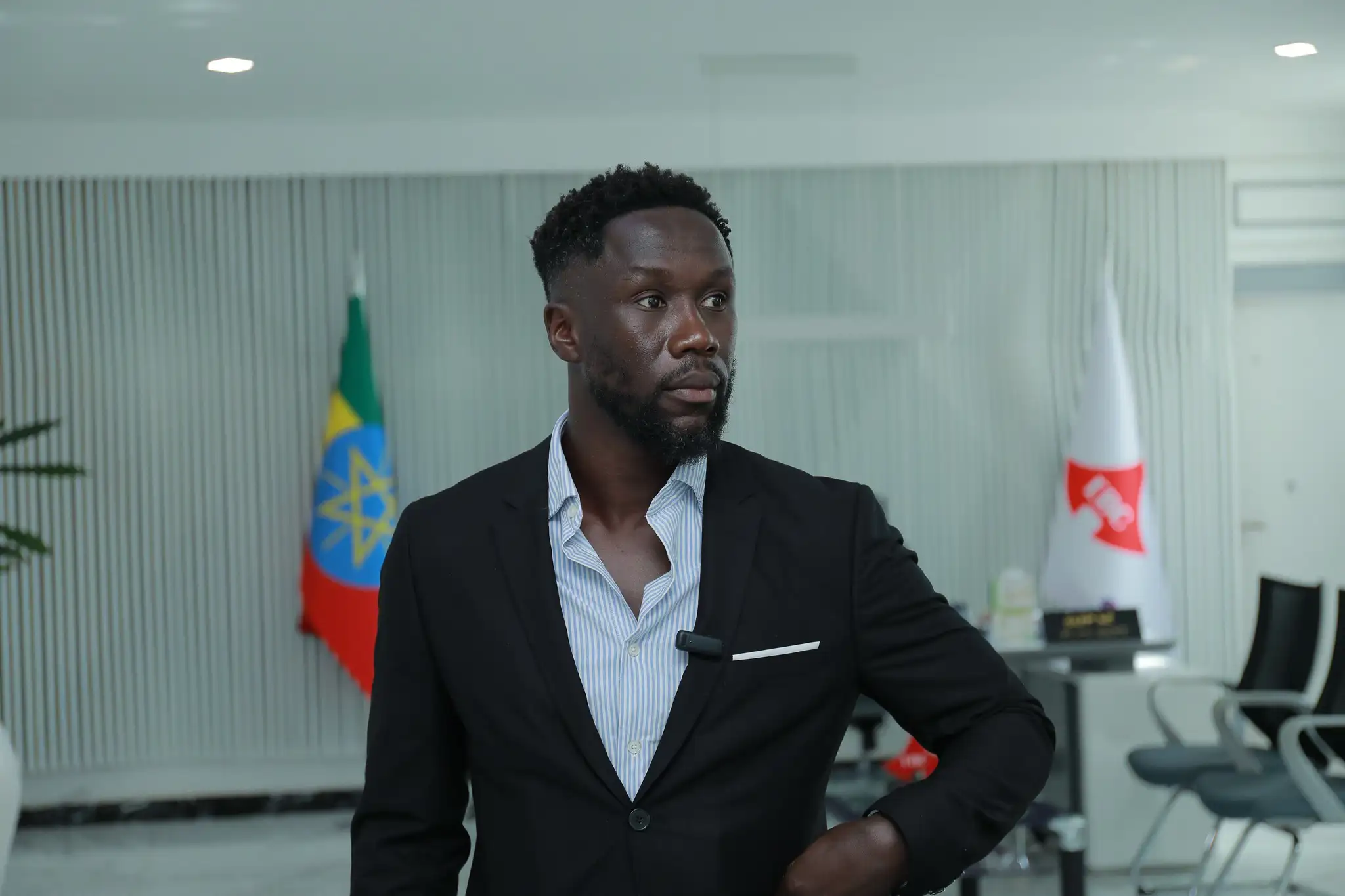 Gunners Legend in the House: Bacary Sagna Tours EBC