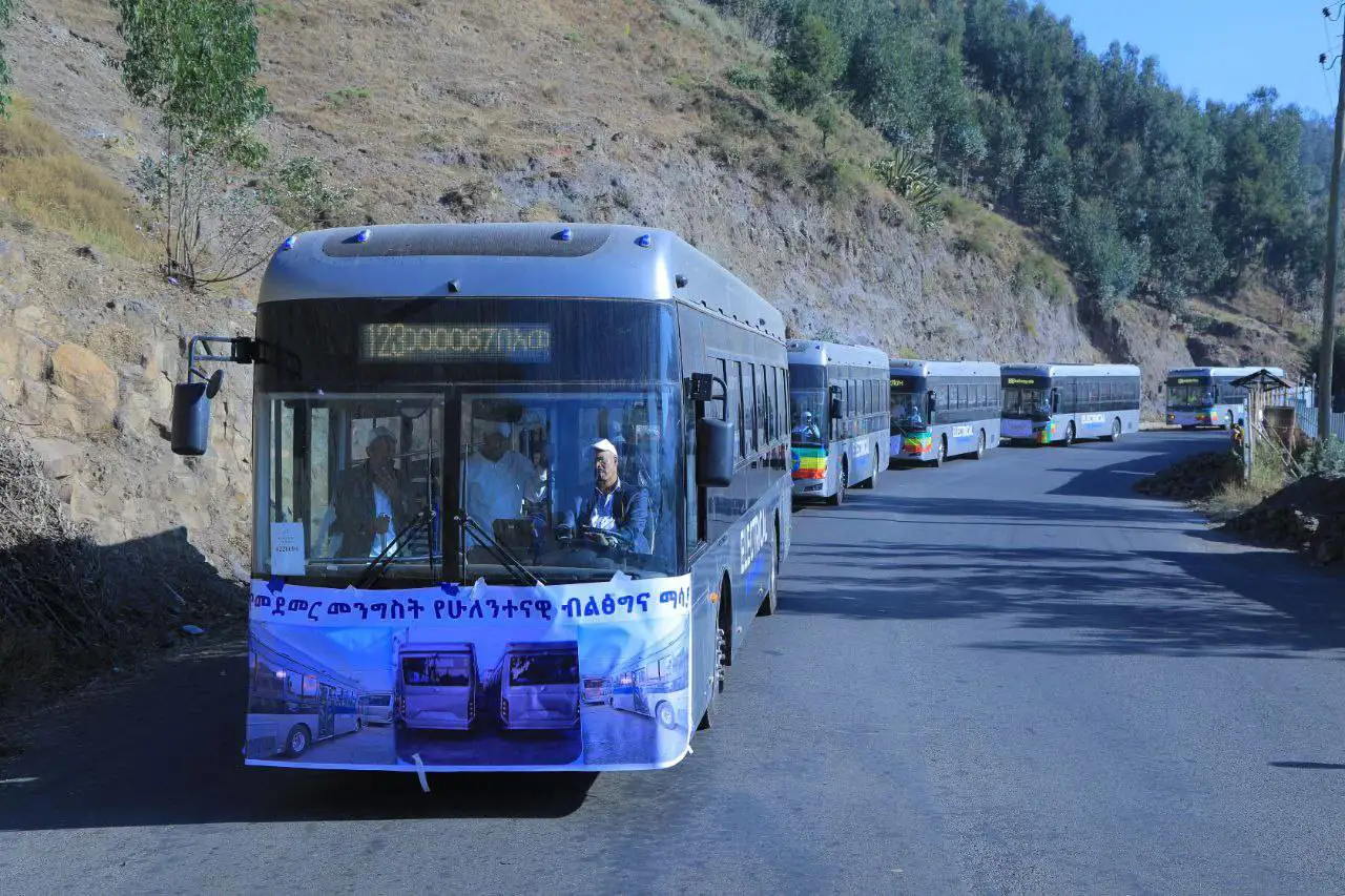 የደሴ ከተማ አስተዳደር በኤሌክትሪክ የሚሠሩ ዘመናዊ አውቶብሶችን ተረከበ