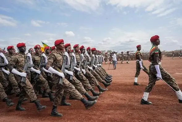 የባለቀይ መለዮው የማይበገር ስብዕና እና በየብስ፣ በአየርና በባሕር የተገነባው የላቀ ብቃት