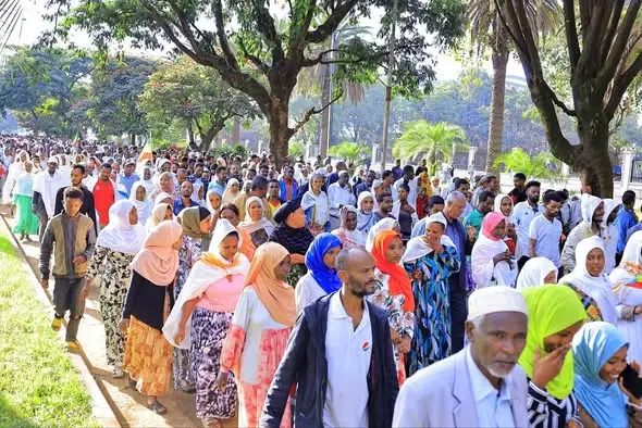 በባሕር ዳር ከተማ ለጀግናው የሀገር መከላከያ ሠራዊት ታላቅ ሕዝባዊ የድጋፍ ሰልፍ እየተካሄደ ነው