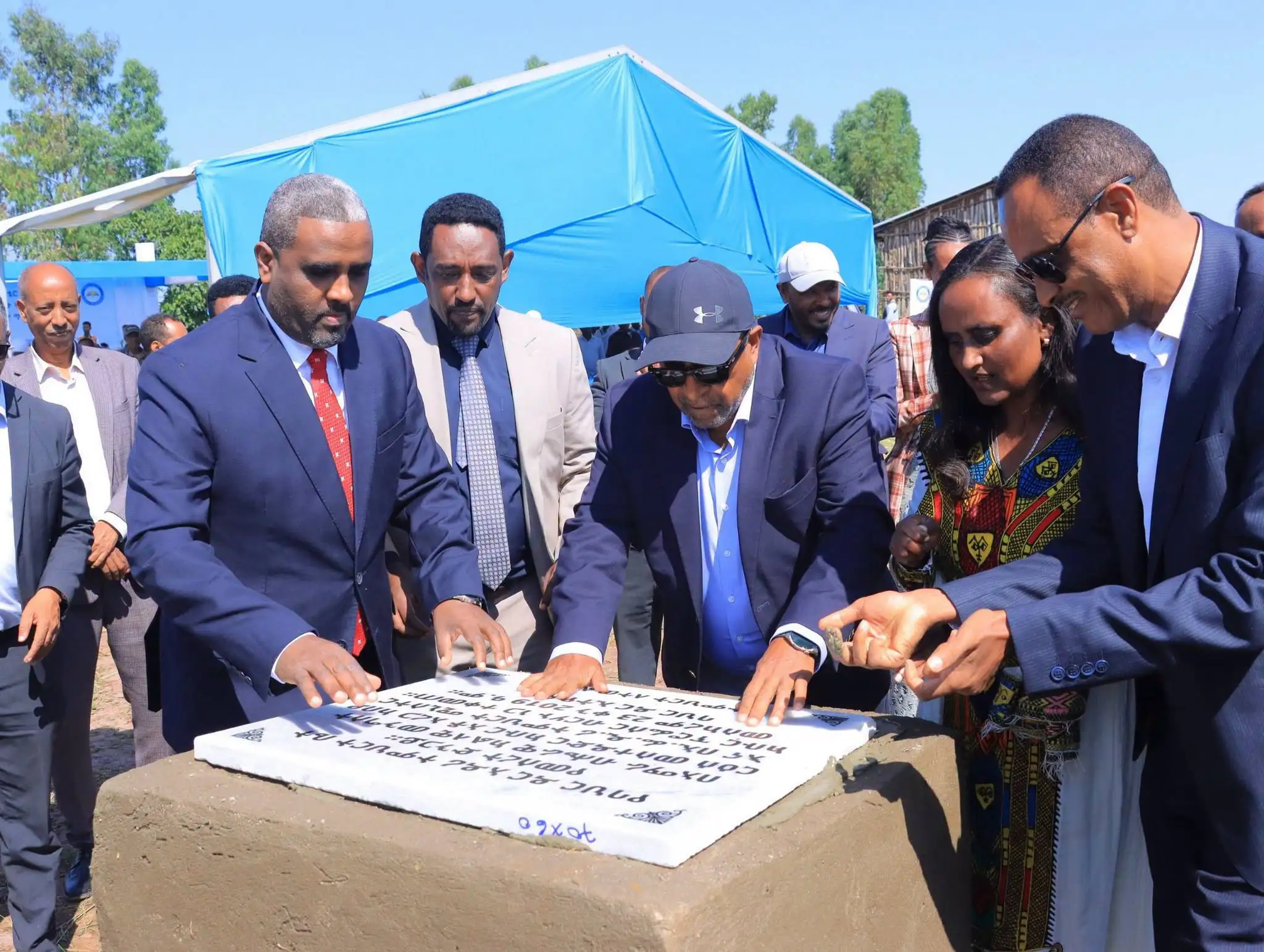 ፕሮፌሰር ብርሃኑ ነጋ በ1.4 ቢሊዮን ብር በባሕር ዳር የሚገነባውን ልዩ አዳሪ ትምህርት ቤት ግንባታ አስጀመሩ
