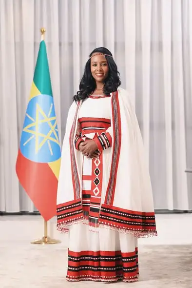 የሆረ ፊንፊኔ ኢሬቻ በዓል ባህላዊ እሴቱን እና ትውፊቱን ጠብቆ በድምቀት መጠናቀቁን ከንቲባ አዳነች አቤቤ ገለጹ