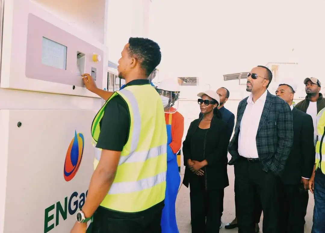 “በሦስት ወራት ውስጥ 400 አዳዲስ በጋዝ የሚሠሩ አውቶብሶች ወደ ሀገር ውስጥ ይገባሉ”፦ ጠቅላይ ሚኒስትር ዐቢይ አሕመድ (ዶ/ር)
