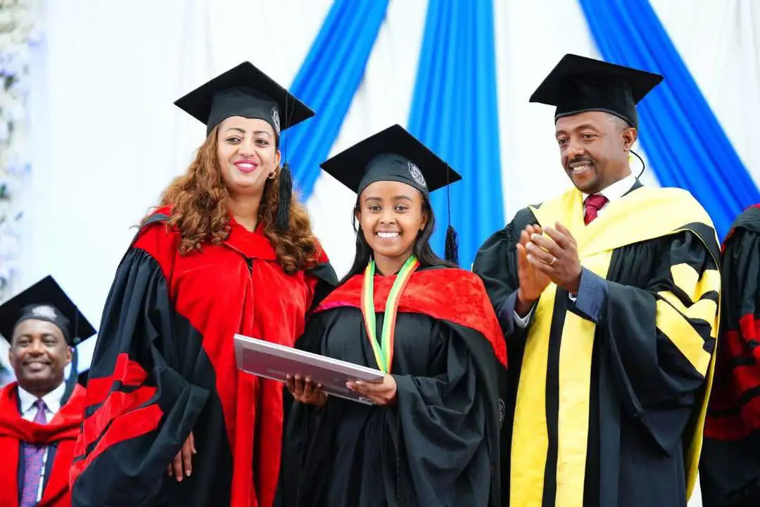 የጥቁር አንበሳዋ ኮከብ ዶ/ር ሜሮን ለገሰ በ3.95 ውጤትና በወርቅ ሜዳልያ ደመቀች