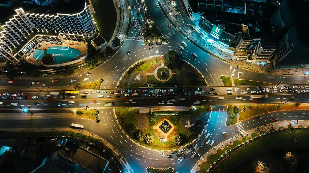 ከንቲባ አዳነች አቤቤ ከኡራኤል - ቦሌ መድኃኔዓለም እስከ ቦሌ ቪአይፒ ተርሚናል የሚዘልቀው የኮሪደር ልማት ፕሮጀክት በስኬት መጠናቀቁን አበሰሩ