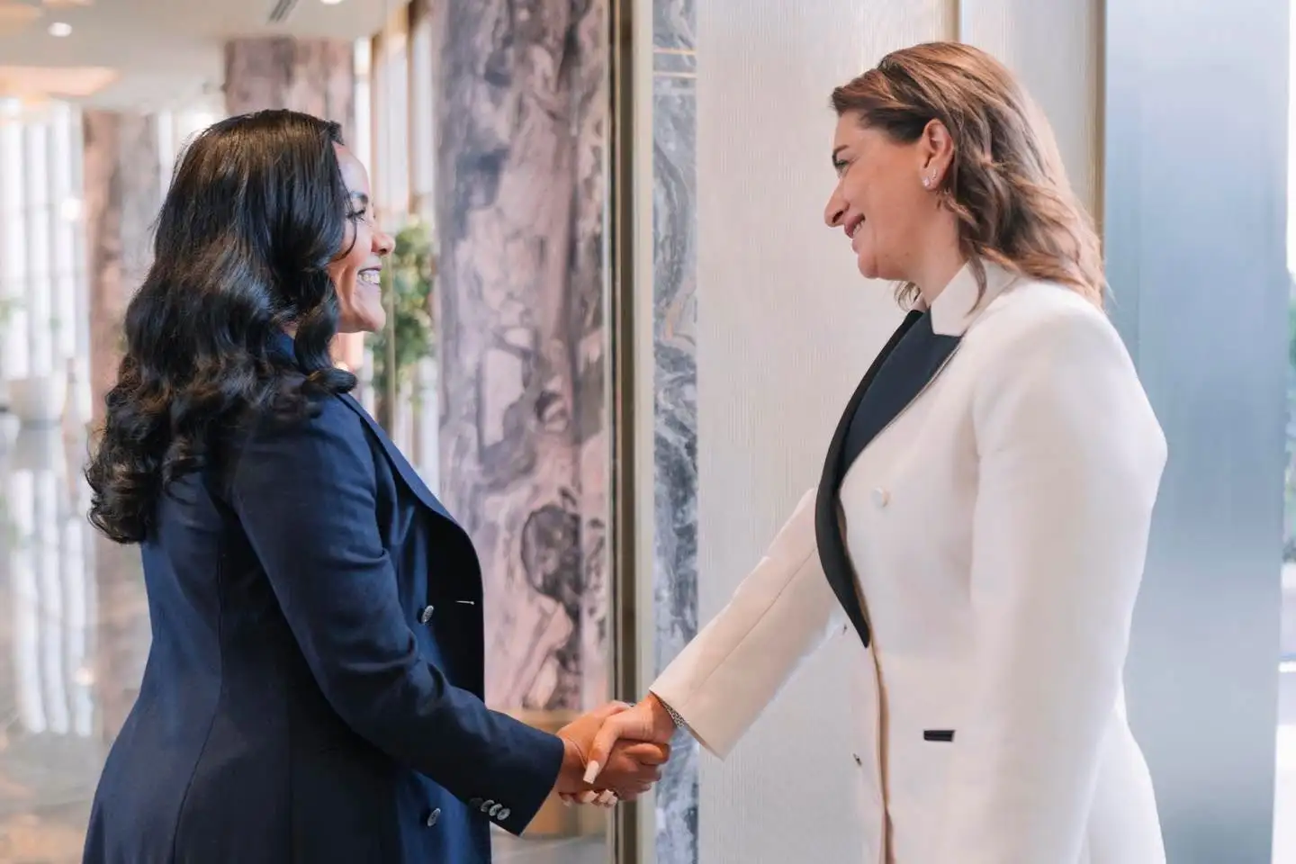 First Lady Zinash Tayachew Meets with Armenia’s First Lady Anna Hakobyan