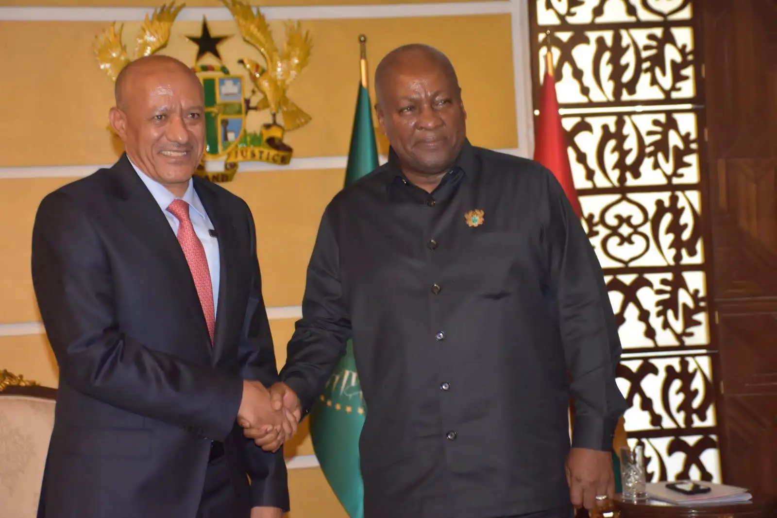 ምክትል ጠቅላይ ሚኒስትር ተመስገን ጥሩነህ ከጋናው ፕሬዝዳንት ጆን ድራማኒ ማሃማ ጋር ፍሬያማ ውይይት አካሄዱ