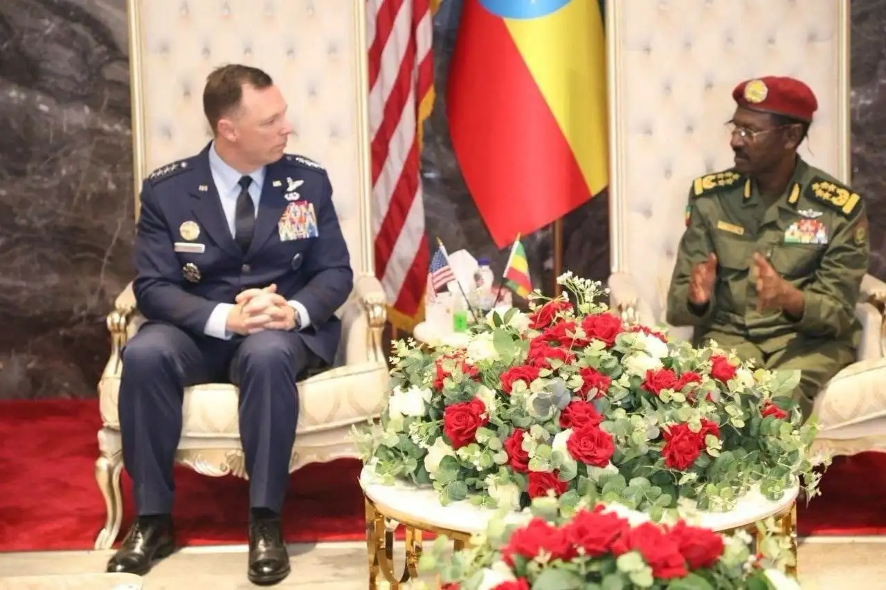 ፊልድ ማርሻል ብርሃኑ ጁላ ከአፍሪኮም አዛዥ ጄኔራል ዳግቪን አንደርሰን ጋር ተወያዩ
