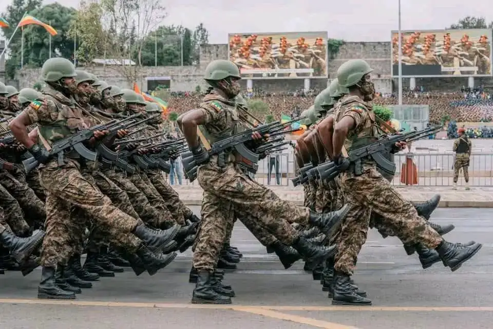 ለጠላቱ የማይጨበጠው ኃያል ሠራዊት