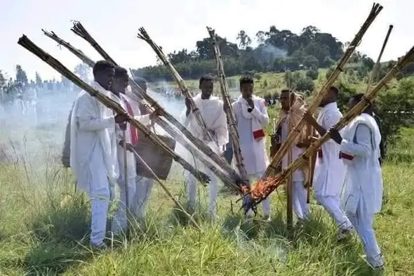 "መጣና በዓመቱ... ኧረ እንደምን ሰነበቱ!" ቡሄ - ከክረምት ጨለማ ወደ መስከረም ብርሃን