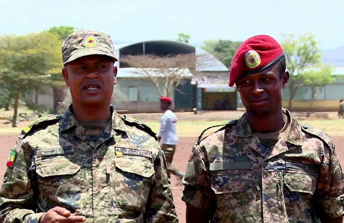 ከትውልድ ወደ ትውልድ የሚሻገር የጀግንነት ቅብብሎሽ አባትና ልጅ የሀገር ዘብ ሆነው ሲቆሙ