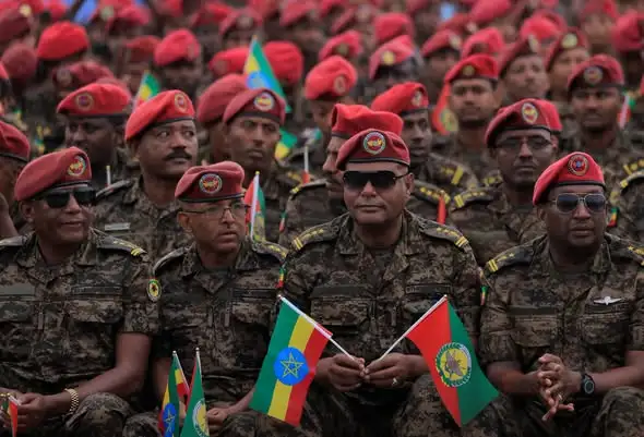 የክብር መጎናጸፊያ እና የሉዓላዊነት ማኅተም፦ የኢትዮጵያ ሠራዊት መለዮ እና ሀገራዊ ጽናት
