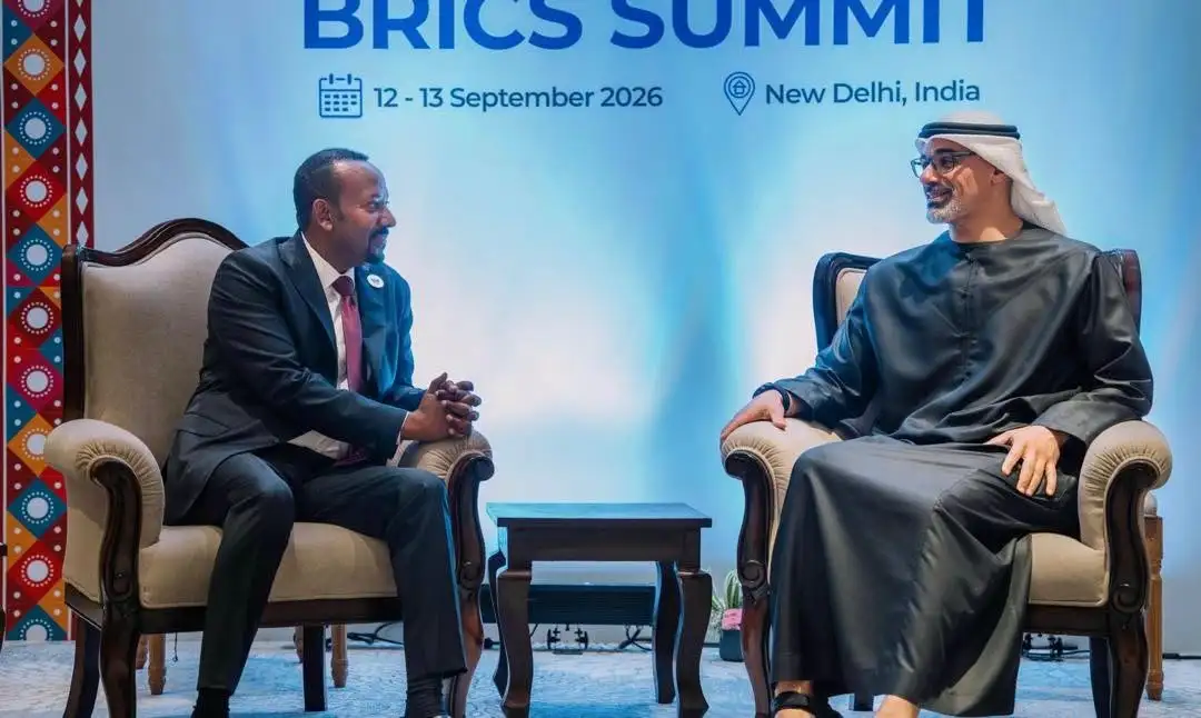 ጠቅላይ ሚኒስትር ዐቢይ አሕመድ (ዶ/ር) ከአቡ ዳቢ አልጋ ወራሽ ከልዑል ሼህ ኻሊድ ቢን ሙሀመድ ቢን ዛይድ አል ናህያን ጋር ተወያዩ
