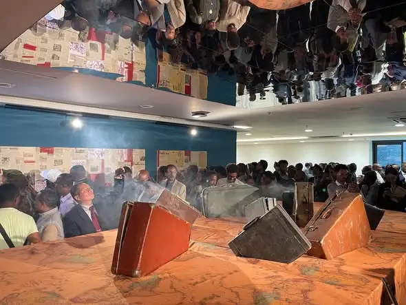 “የሚጨሰው ጠረጴዛ” የተሰኘው የጥበብ ሥራ በዓድዋ ድል መታሰቢያ ለዕይታ ቀረበ