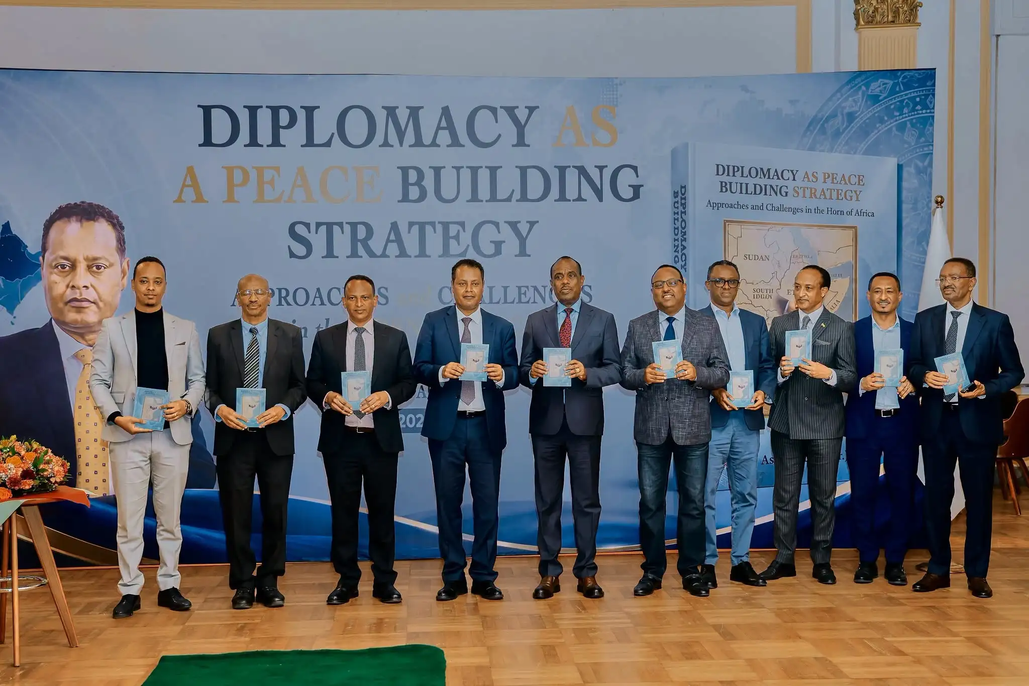 በአፍሪካ ቀንድ የሰላም ግንባታ እና ዲፕሎማሲ ላይ የሚያተኩረው የዶ/ር አሰፋ አብዩ መጽሐፍ ተመረቀ