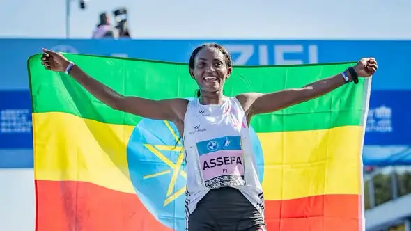 በበርሊን ማራቶን ኢትዮጵያውያን አትሌቶች በሁለቱም ፆታዎች ድርብ ድል ተቀዳጁ