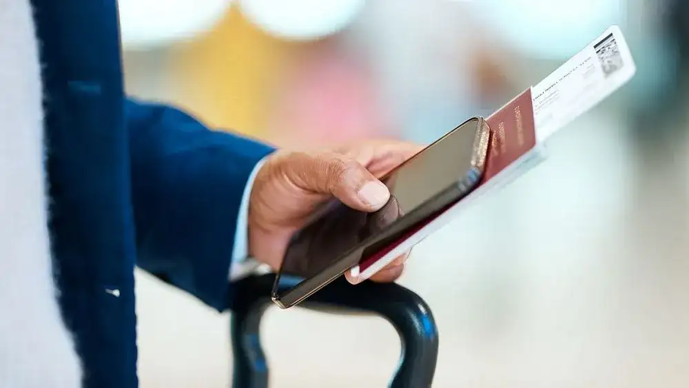Dubai Airports Launch 12-Second Mobile Passport Control